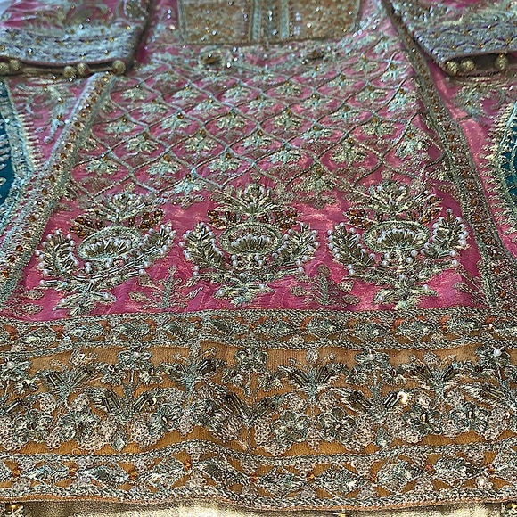 Pakistani Kurta, Pants and Deuppatta. Original Maryam and Maria. - Picture 3 of 8